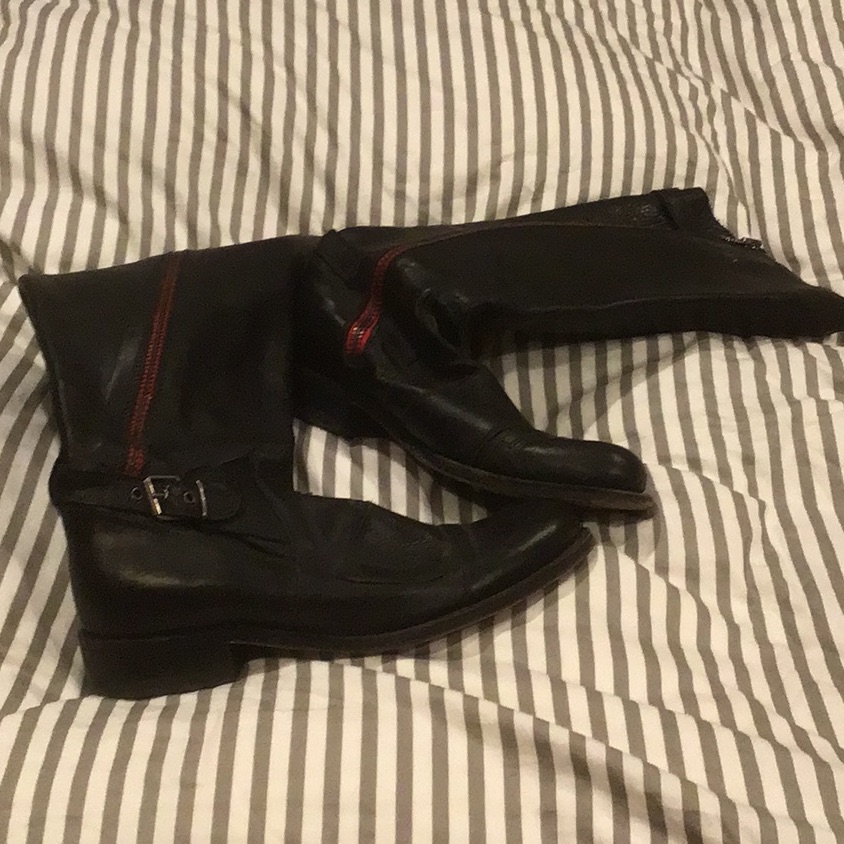 Sendra Tall Biker/Rider Boots With Red Zip On Both Sides.